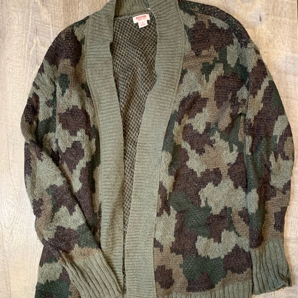 Cardigan. Camo. Small